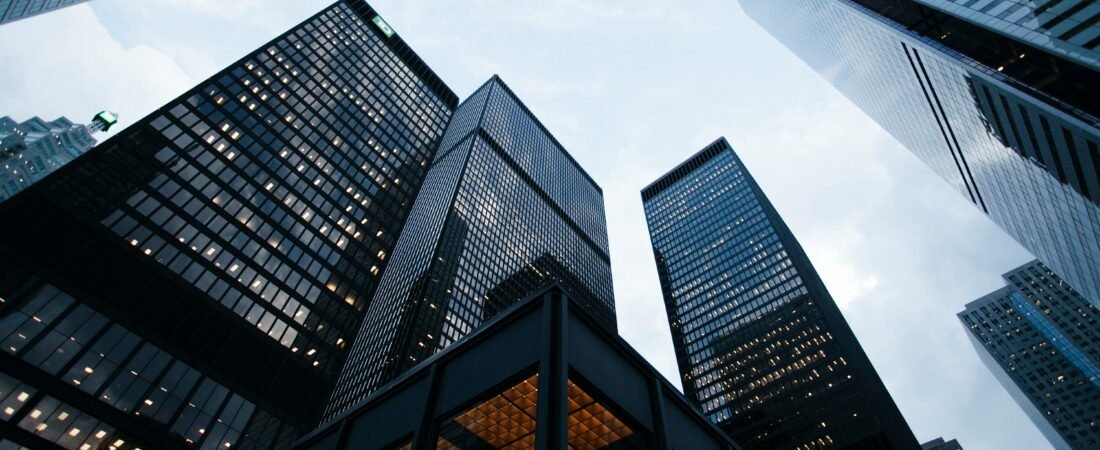 Realty Income (O) Stock Analysis: Dividend Safety, Growth, Risks and Valuation
