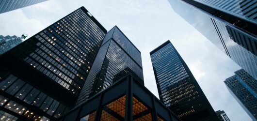 Realty Income (O) Stock Analysis: Dividend Safety, Growth, Risks and Valuation